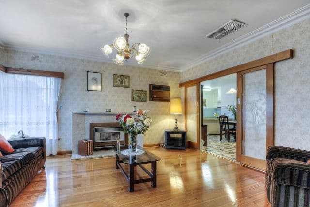 93 McFadzean Avenue, Reservoir VIC 3073, Reservoir - Thumbnail 2