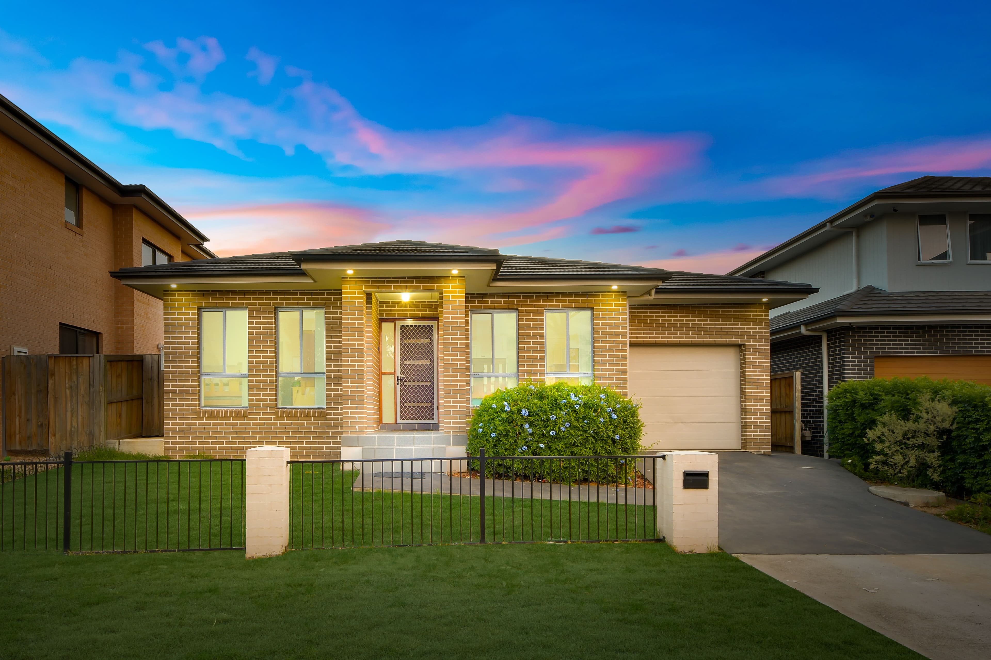 28 Mortimer Street, Minto - Image 1