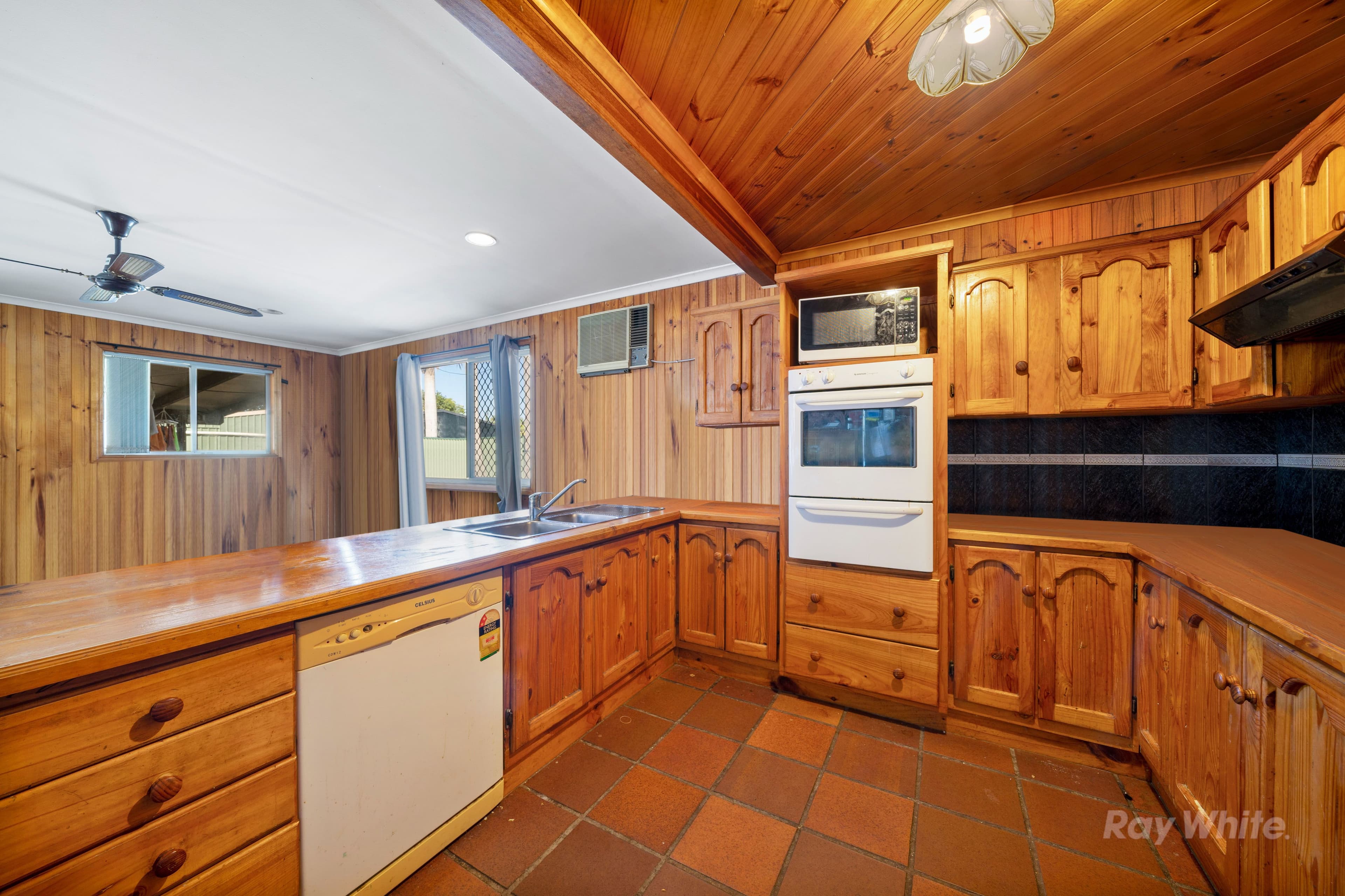 4 Galahad Street, Marsden QLD 4132, Marsden - Thumbnail 3