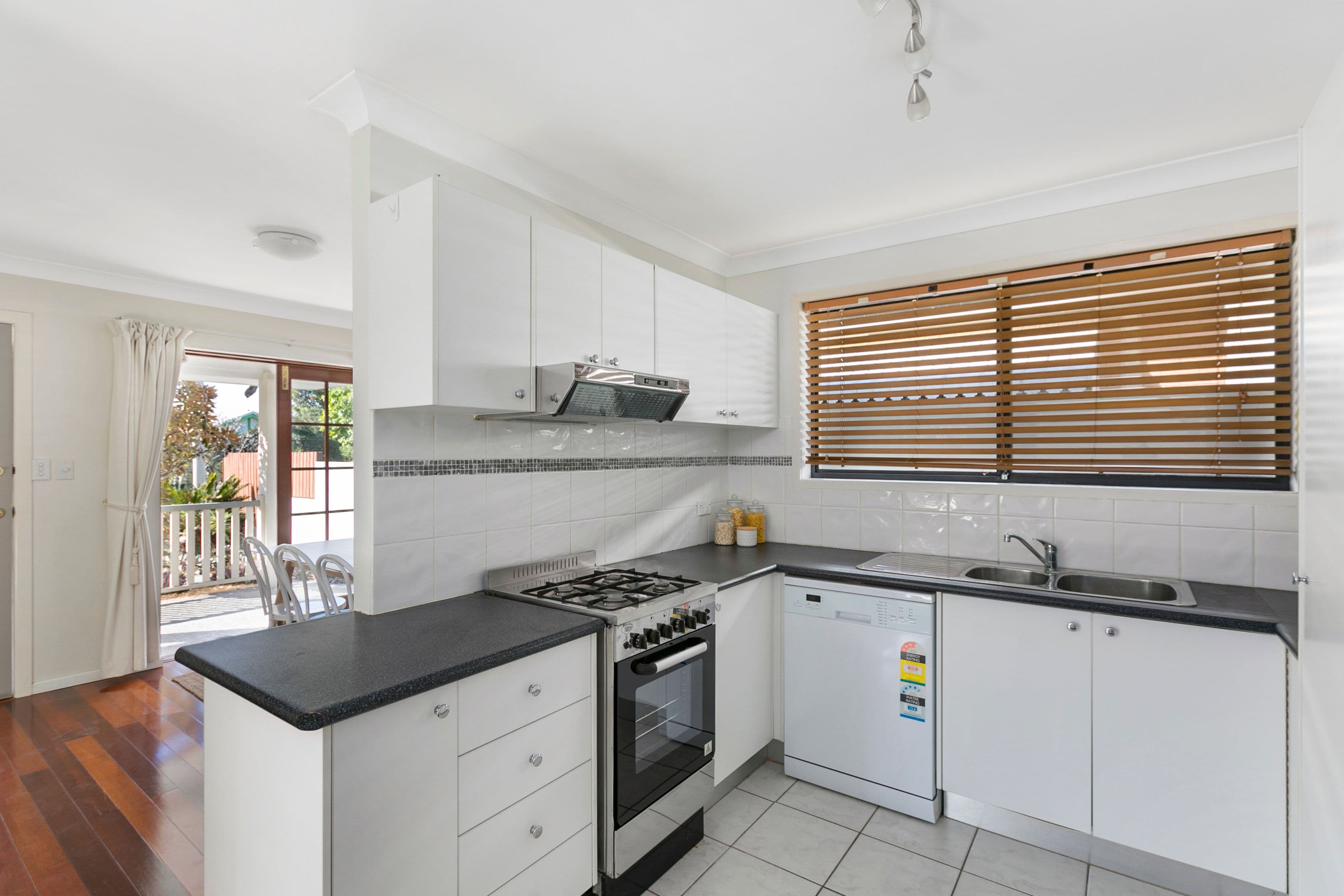 11 Macey Avenue, Avondale Heights VIC 3034, Avondale Heights - Thumbnail 8