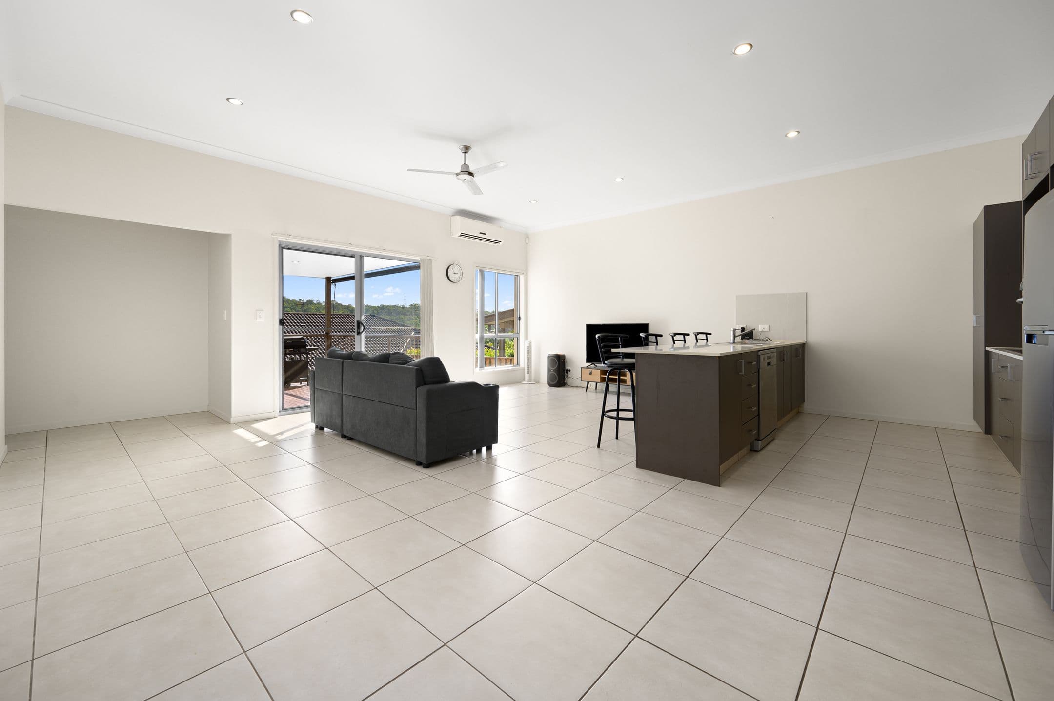 98 Aldgate Crescent, Pacific Pines QLD 4211, Pacific Pines - Thumbnail 6