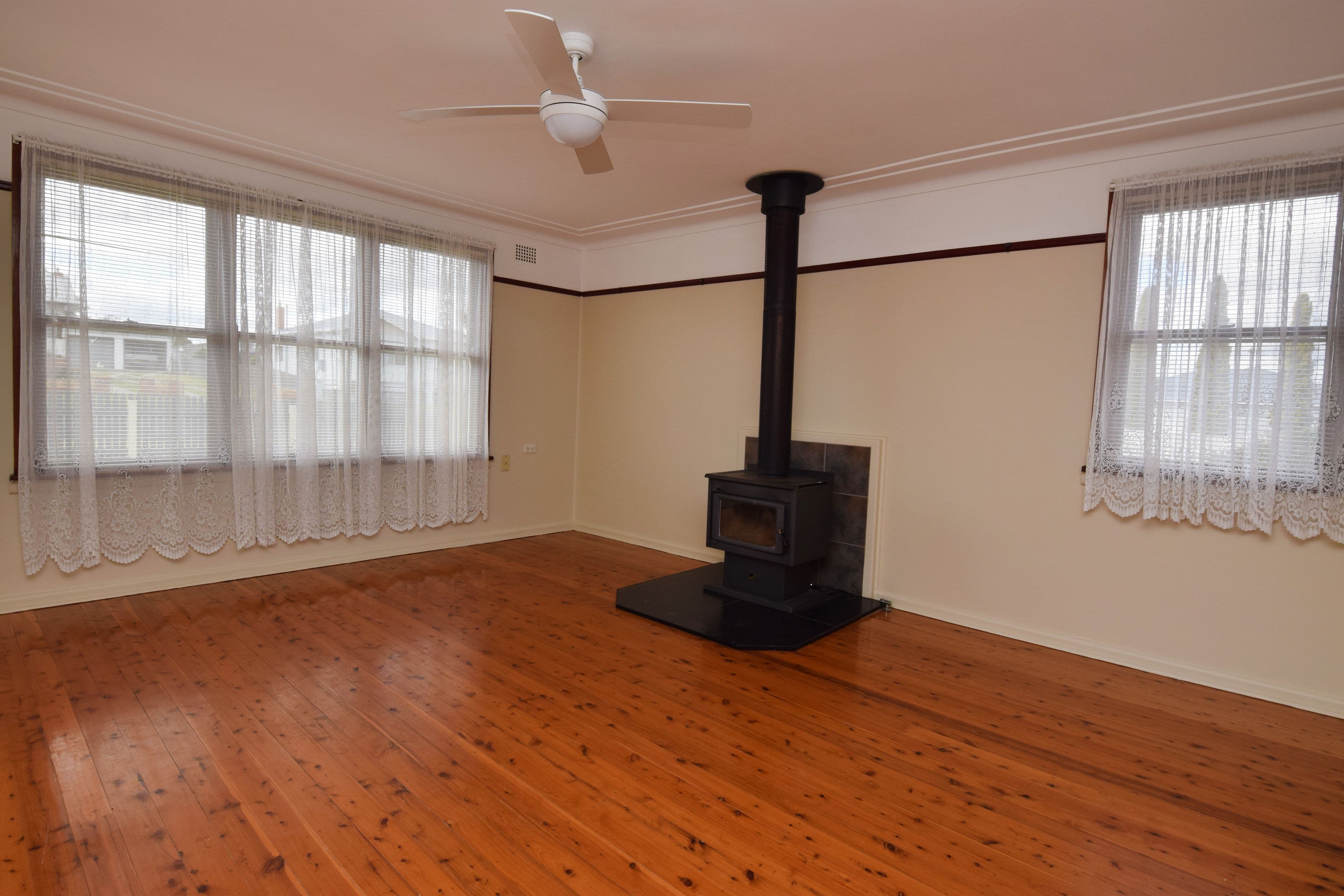 12 Blackledge Drive, Cranbourne East - Thumbnail 4