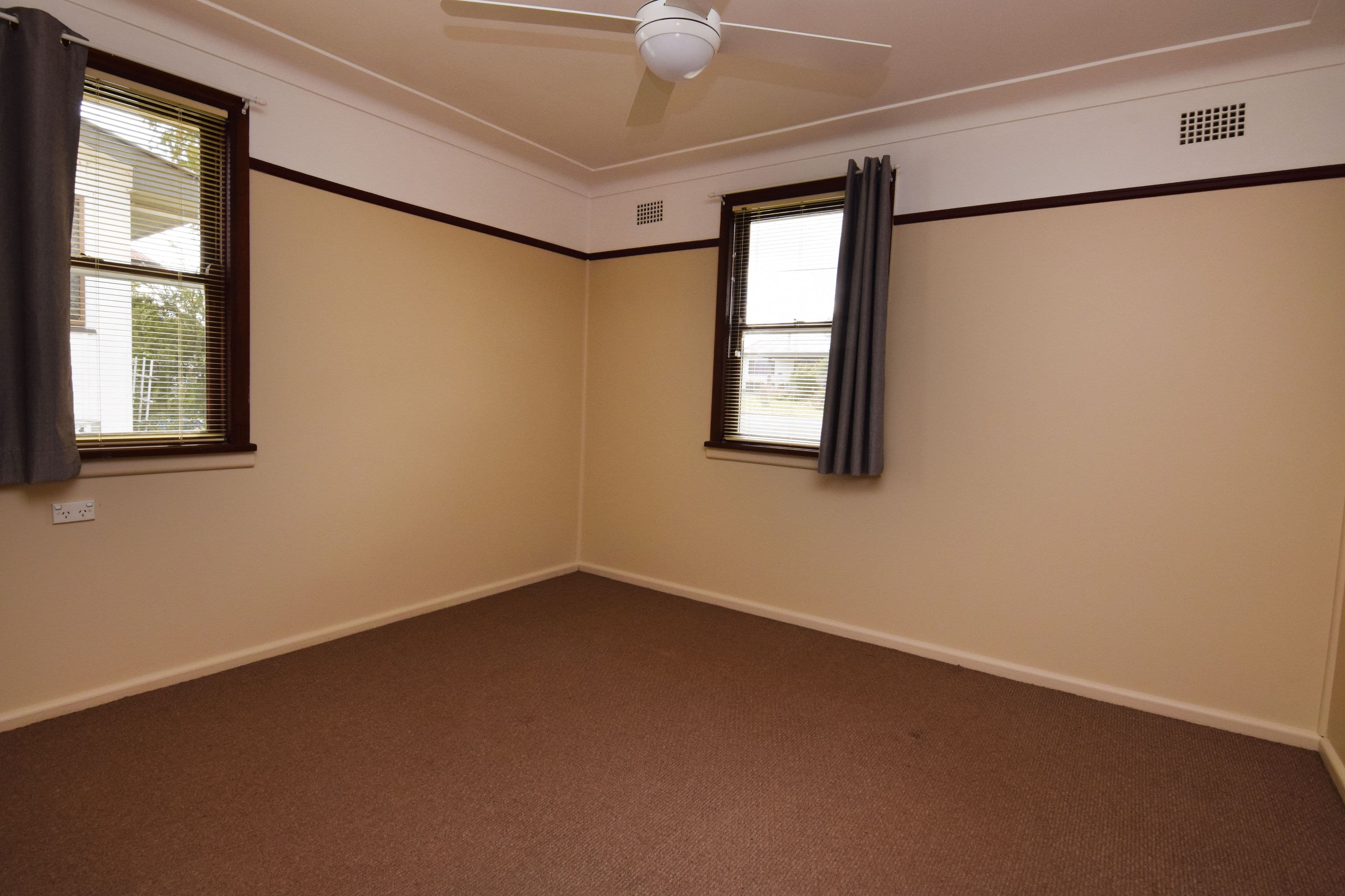 12 Blackledge Drive, Cranbourne East - Thumbnail 5