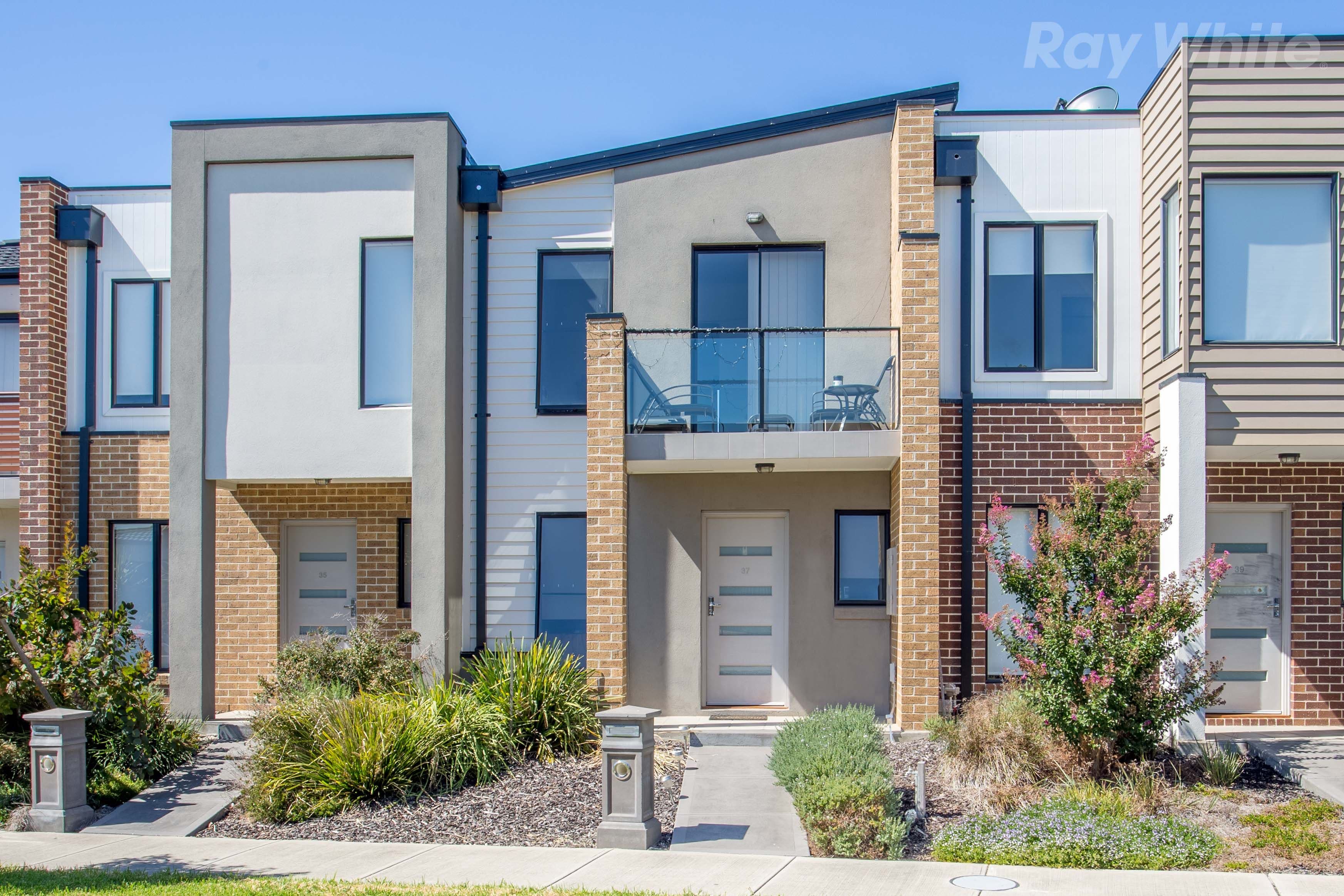 37 McCubbin Way, Mernda VIC 3754, Mernda - Image 1