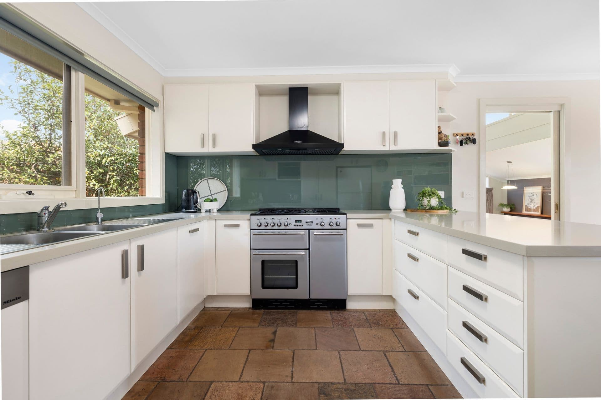8 Vista Court, Berwick VIC 3806, Berwick - Thumbnail 4