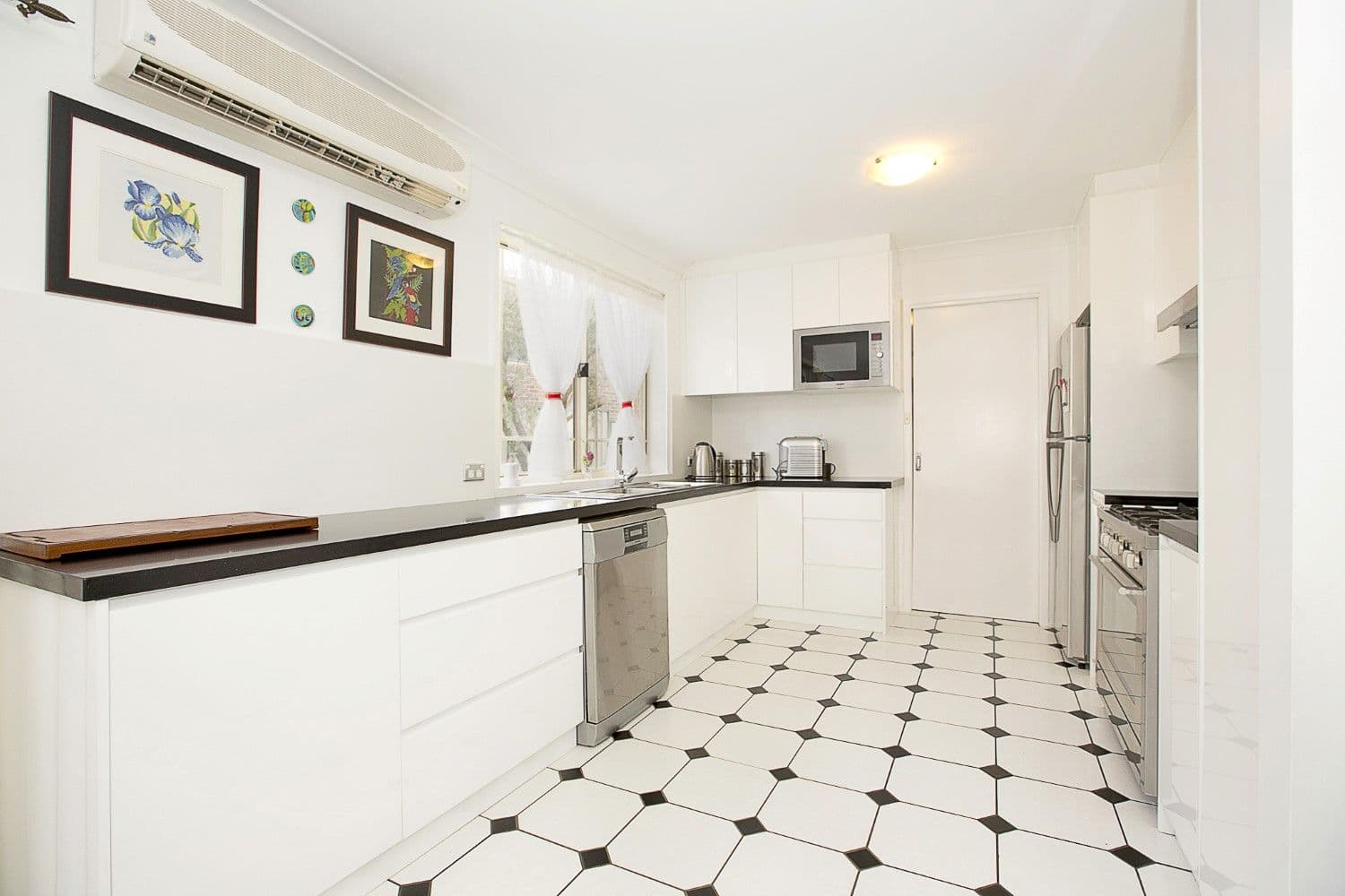 9 Lily Court, Glenmore Park - Thumbnail 4