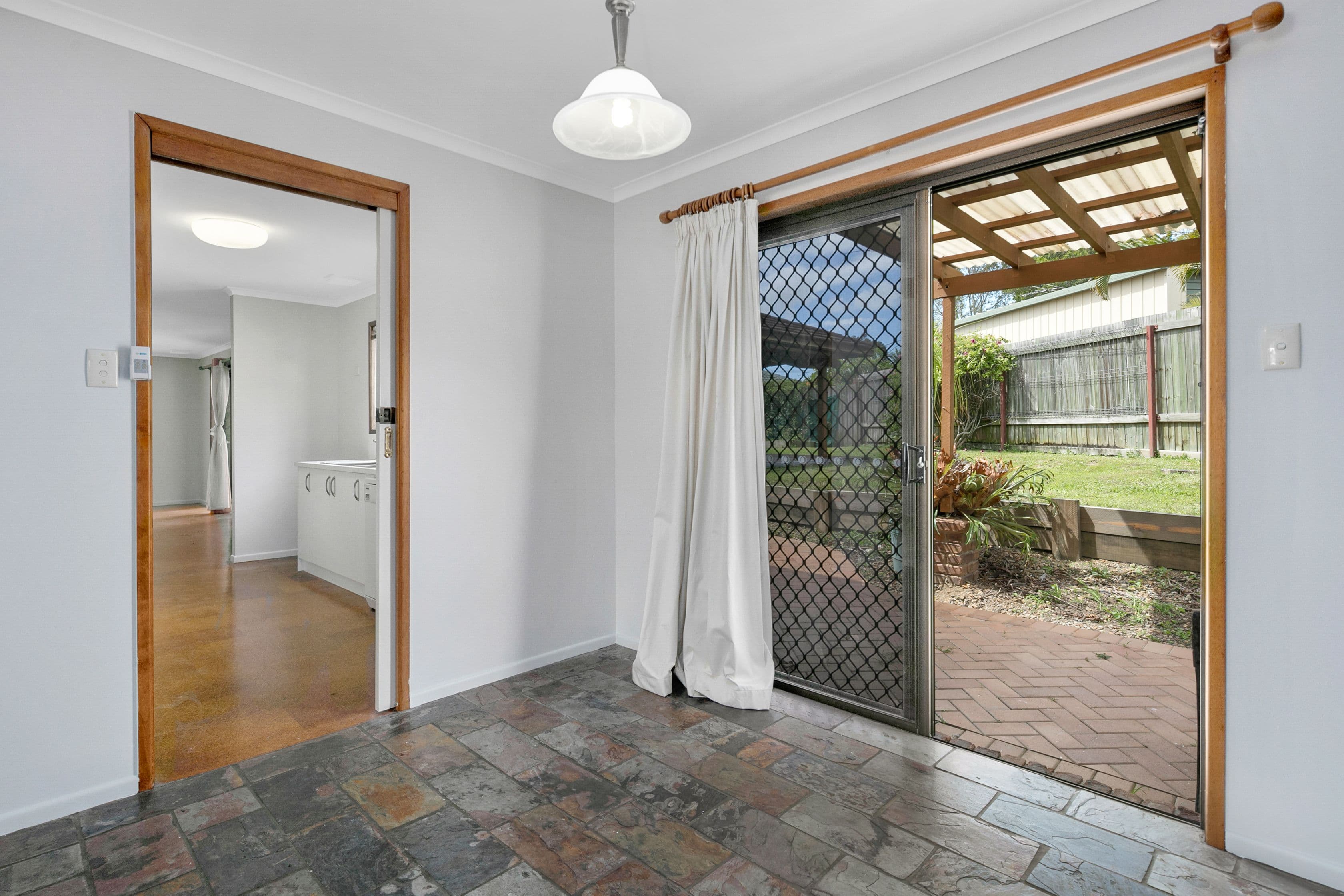 20 Lynton Court, Alexandra Hills QLD 4161, Alexandra Hills - Thumbnail 4