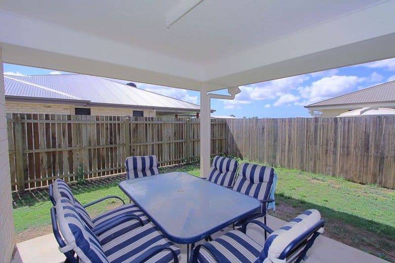 11 Freeman Street, AVOCA QLD 4670, Avoca - Thumbnail 2