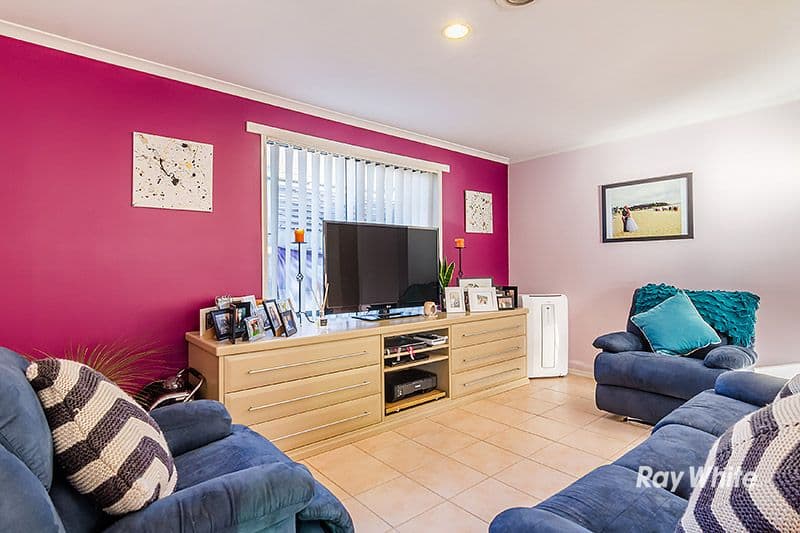 4 Armoy Close, Cranbourne East VIC 3977, Cranbourne East - Thumbnail 4