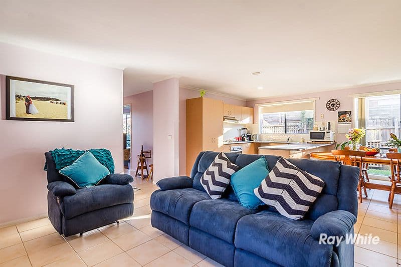 4 Armoy Close, Cranbourne East VIC 3977, Cranbourne East - Thumbnail 5