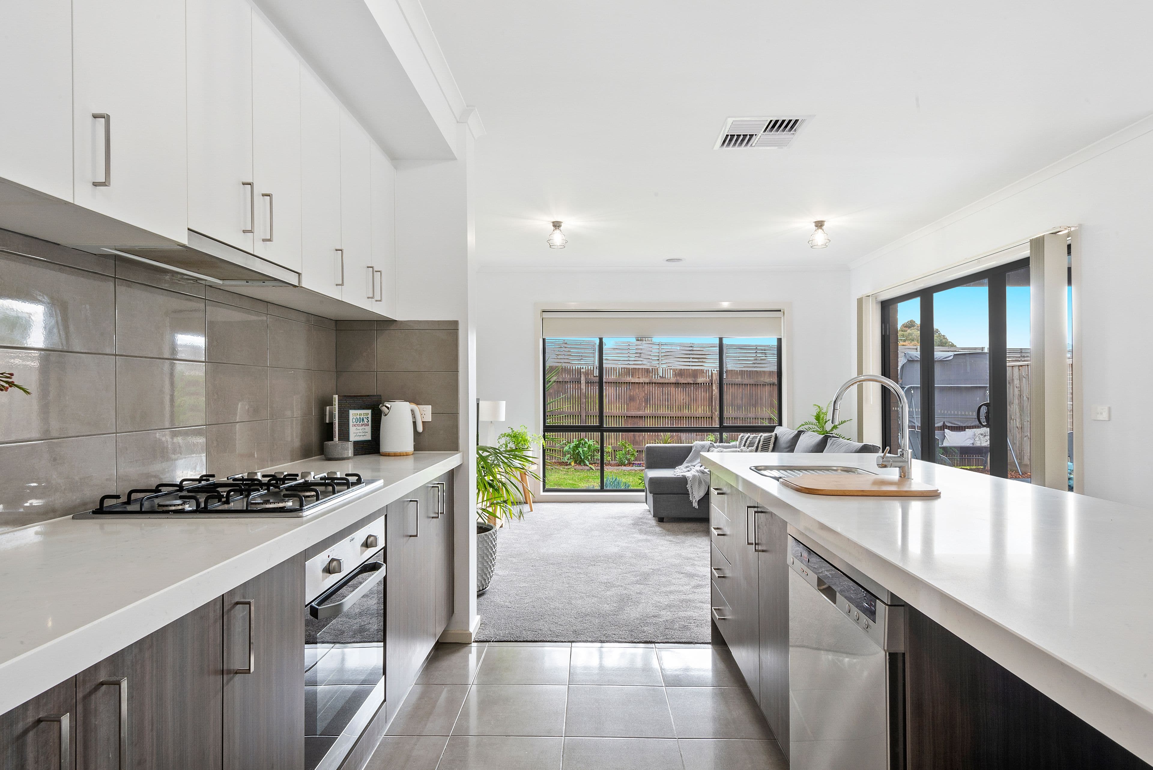75 Wurrook Circuit, North Geelong VIC 3215, North Geelong - Thumbnail 3