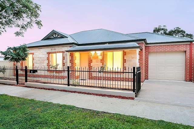 4 Centre Street, LARGS BAY SA 5016, Largs Bay - Image 1