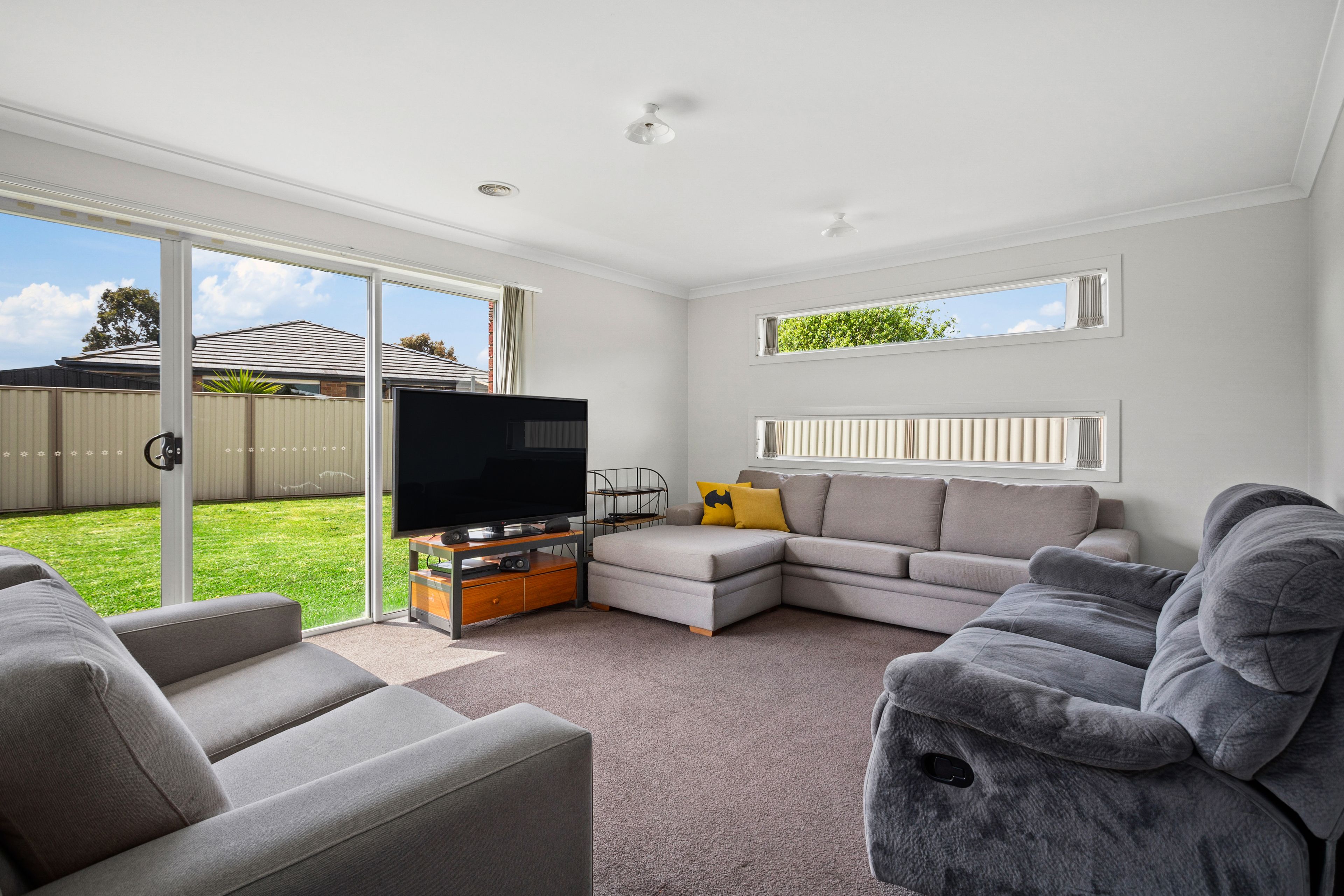 11 Serenity Street, Pakenham VIC 3810, Pakenham - Thumbnail 4