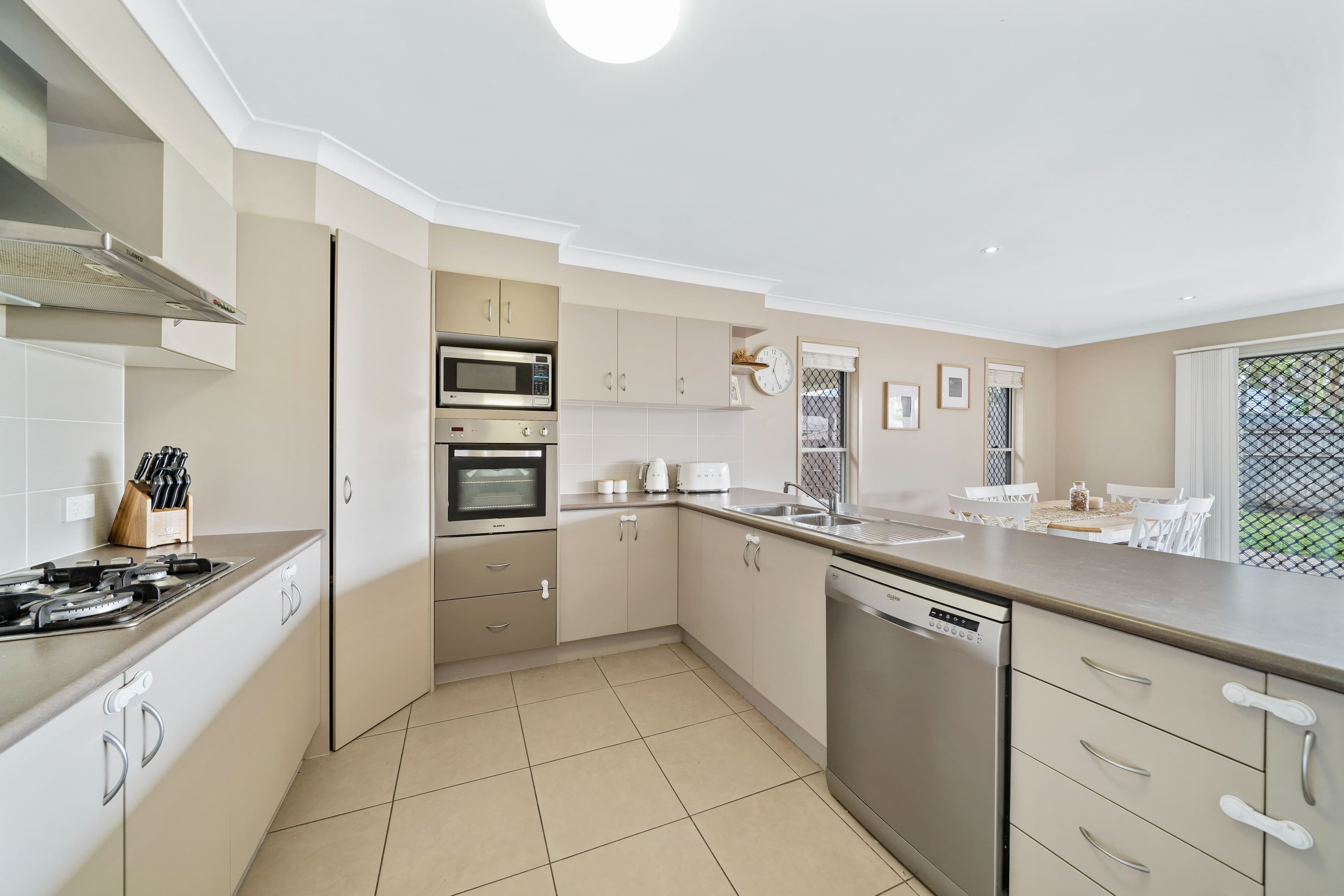 22 Kenilworth Crescent, Waterford QLD 4133, Waterford - Thumbnail 2