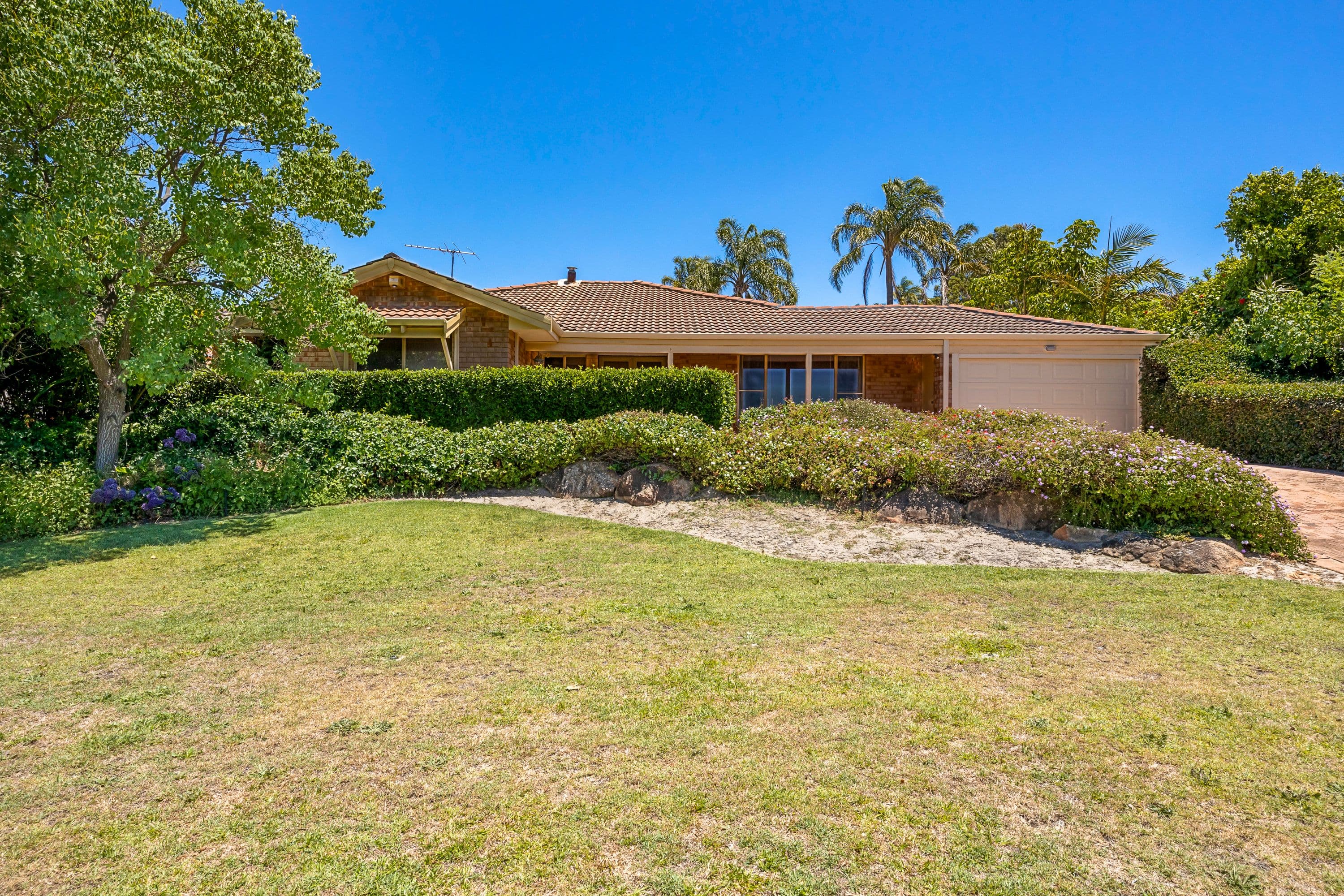 11 Bluebay Hill, Ballajura WA 6066, Ballajura - Thumbnail 2
