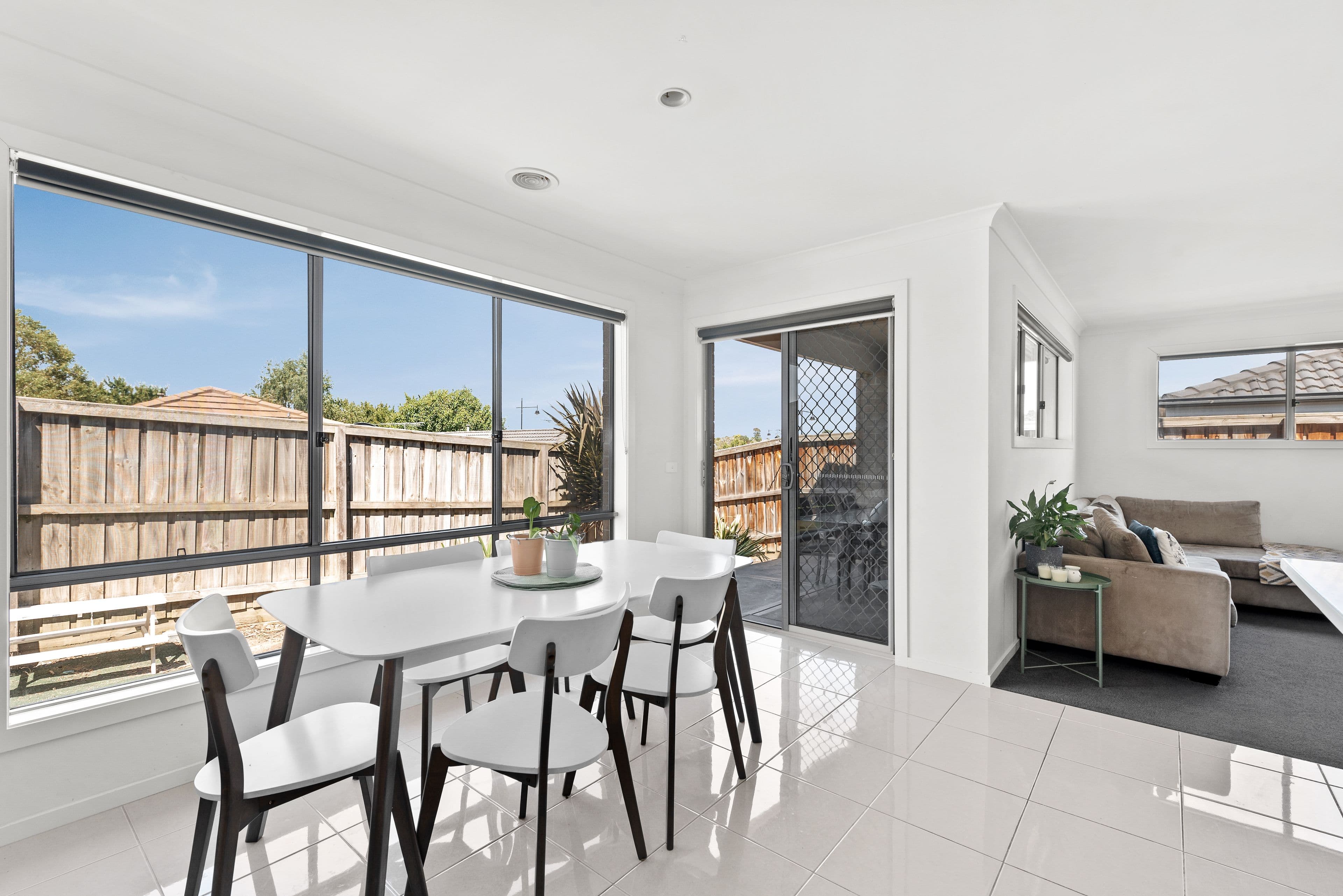 22 Cascade Way, Pakenham VIC 3810, Pakenham - Thumbnail 3