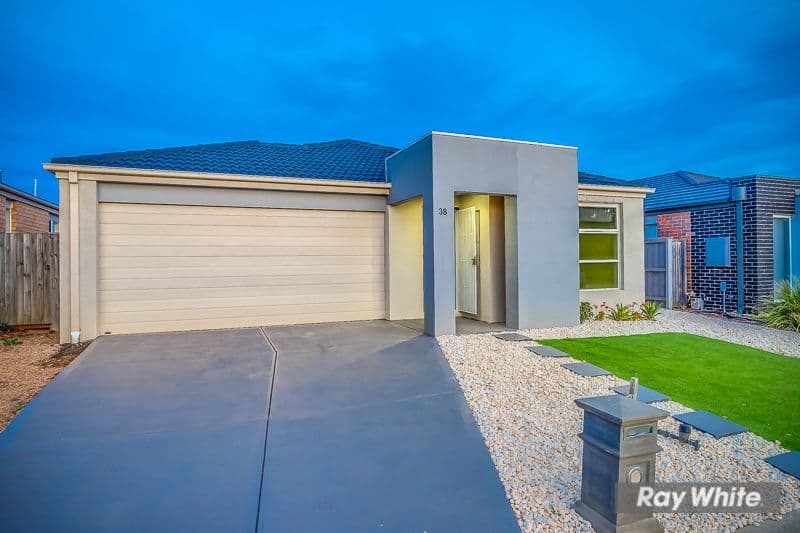 38 Tyler Crescent, Tarneit VIC 3029, Tarneit - Thumbnail 2