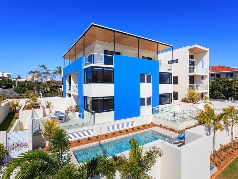 2 Tallebudgera Drive, Palm Beach QLD 4221, Palm Beach - Thumbnail 2