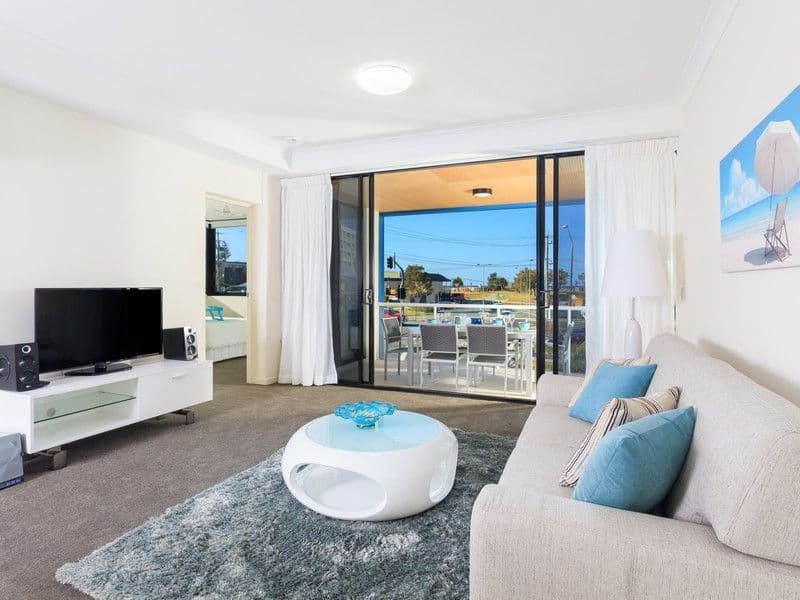 2 Tallebudgera Drive, Palm Beach QLD 4221, Palm Beach - Thumbnail 3