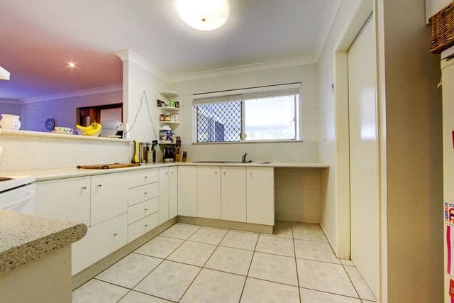 3 Hamish Avenue, RASMUSSEN QLD 4815, Rasmussen - Thumbnail 3