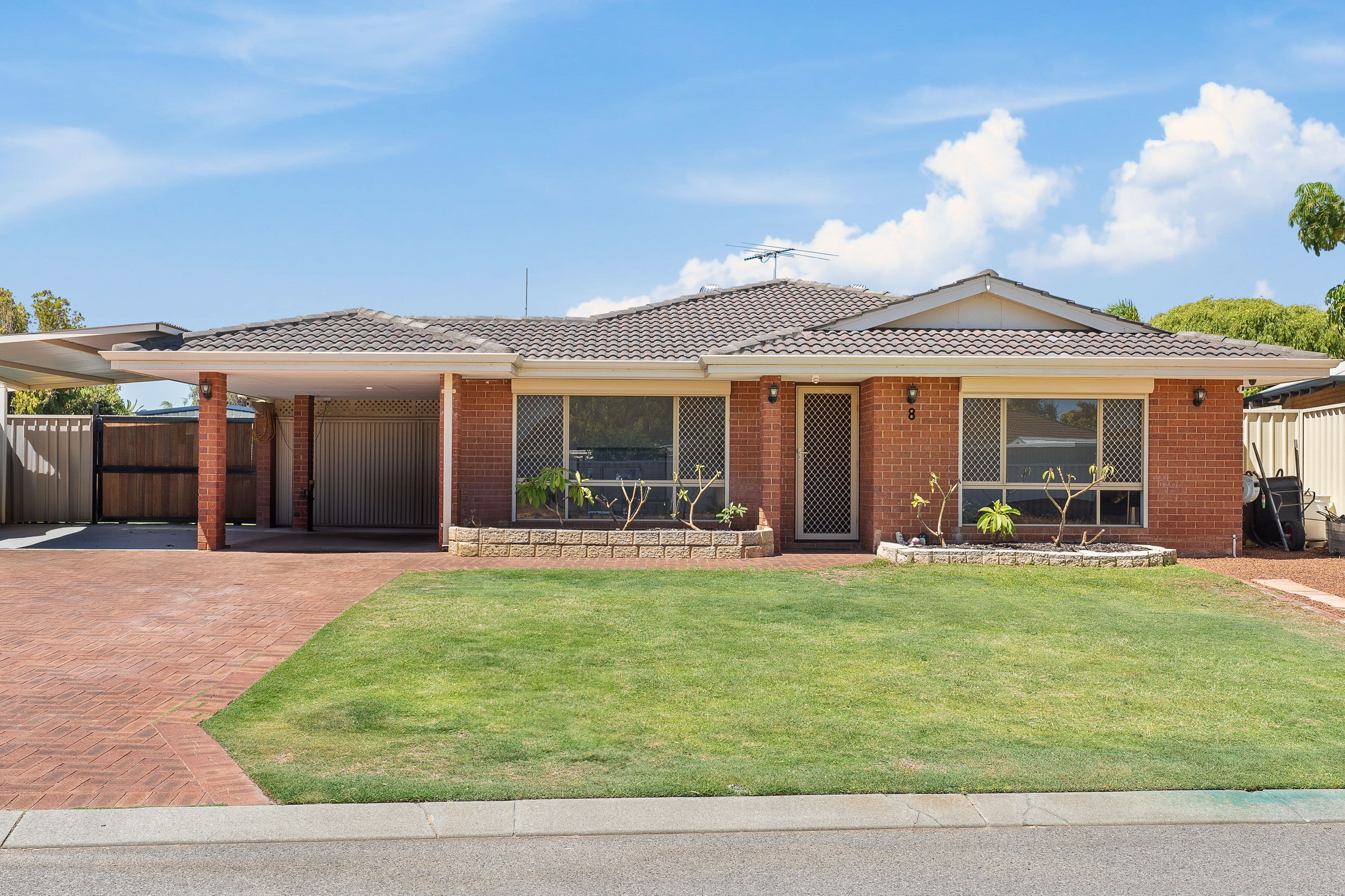 8 Dublin Close, Warnbro WA 6169, Warnbro - Image 1