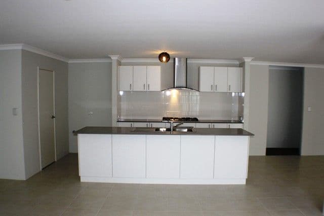 2 Shaftesbury Way, WELLARD WA 6170, Wellard - Thumbnail 2