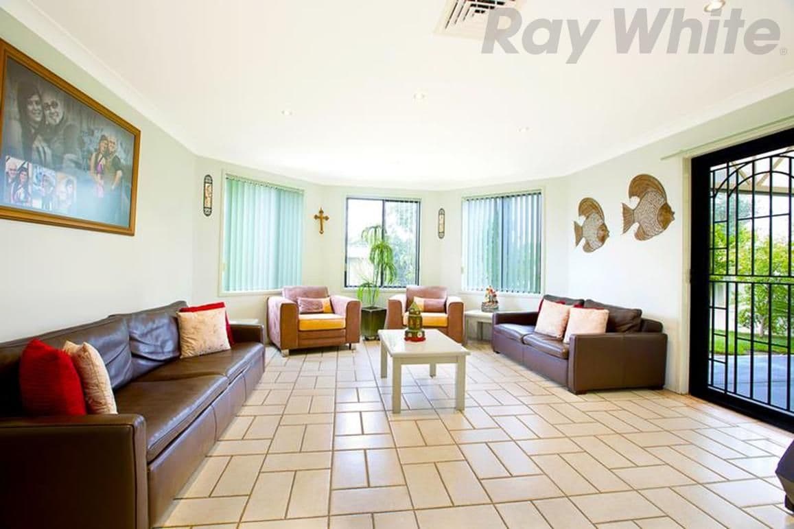 7 Wallis Crescent, CECIL HILLS NSW 2171, Cecil Hills - Thumbnail 3
