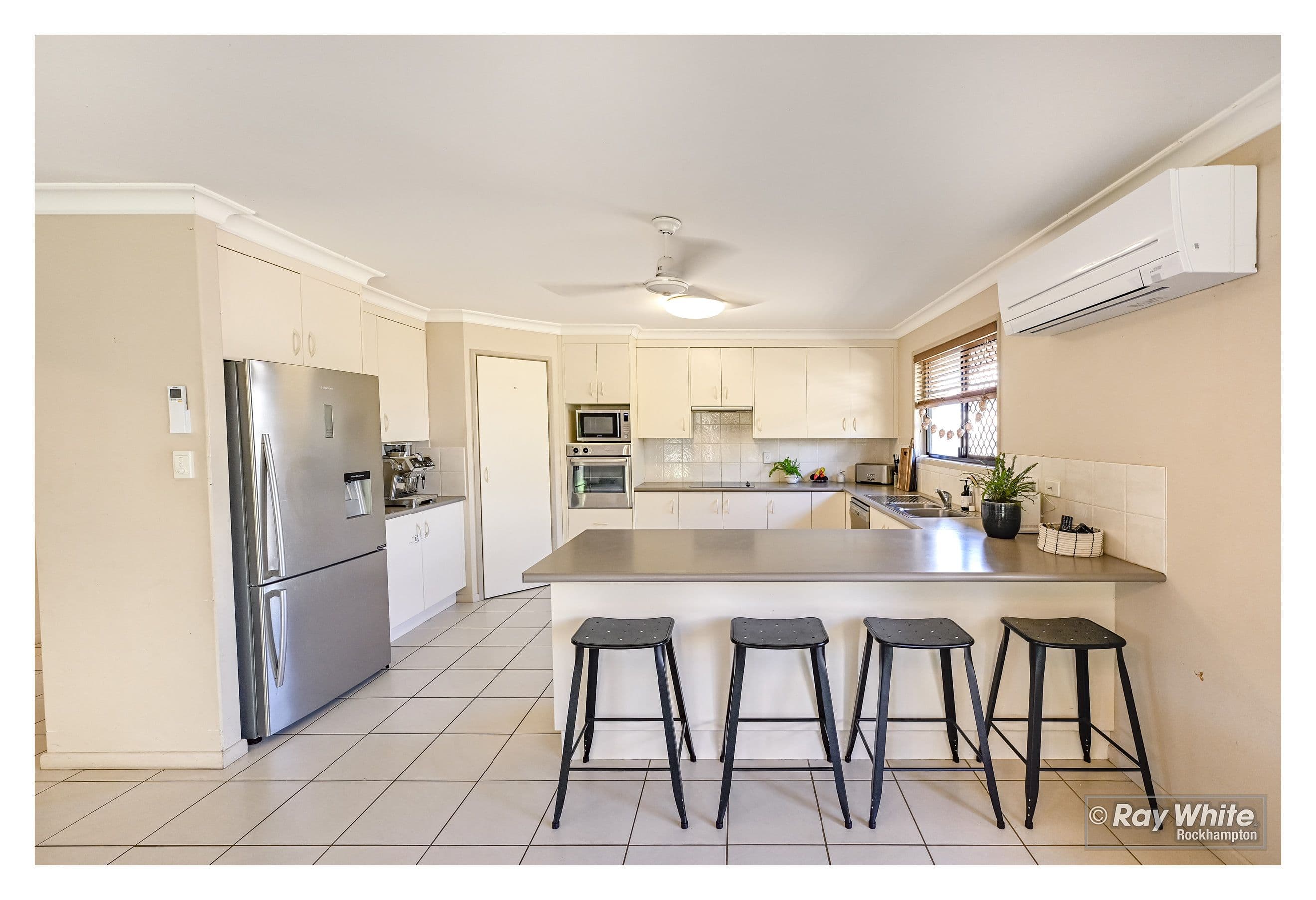 18 Lamb Avenue, Gracemere QLD 4702, Gracemere - Thumbnail 2