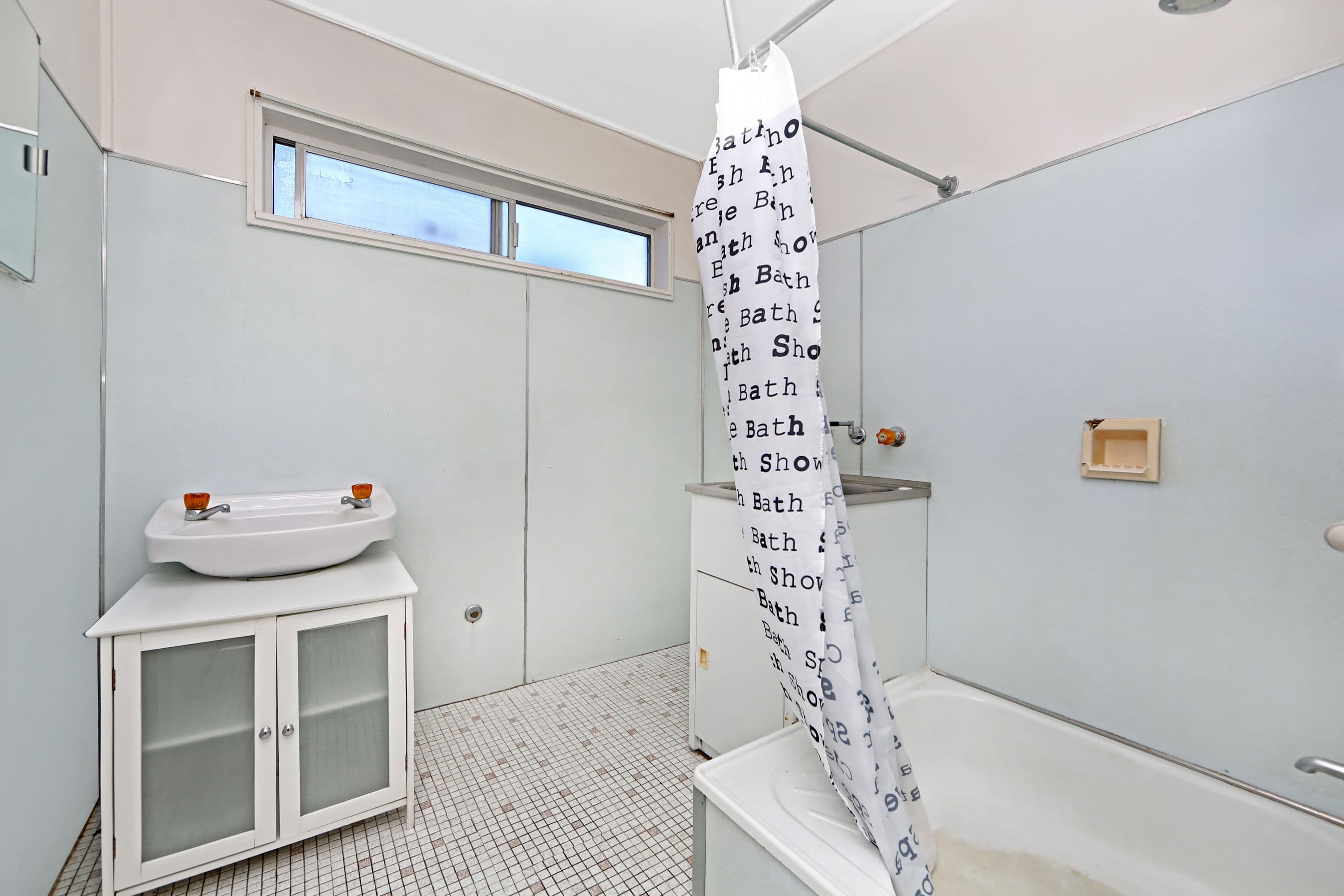 70 Dampier Boulevard, Killarney Vale - Thumbnail 6