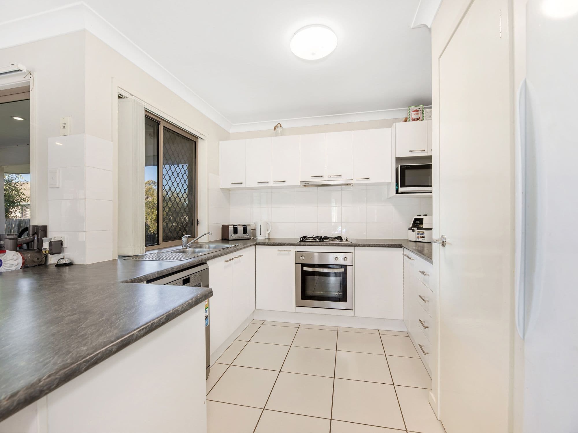 18 Vivian Hancock Drive, North Booval QLD 4304, North Booval - Thumbnail 3