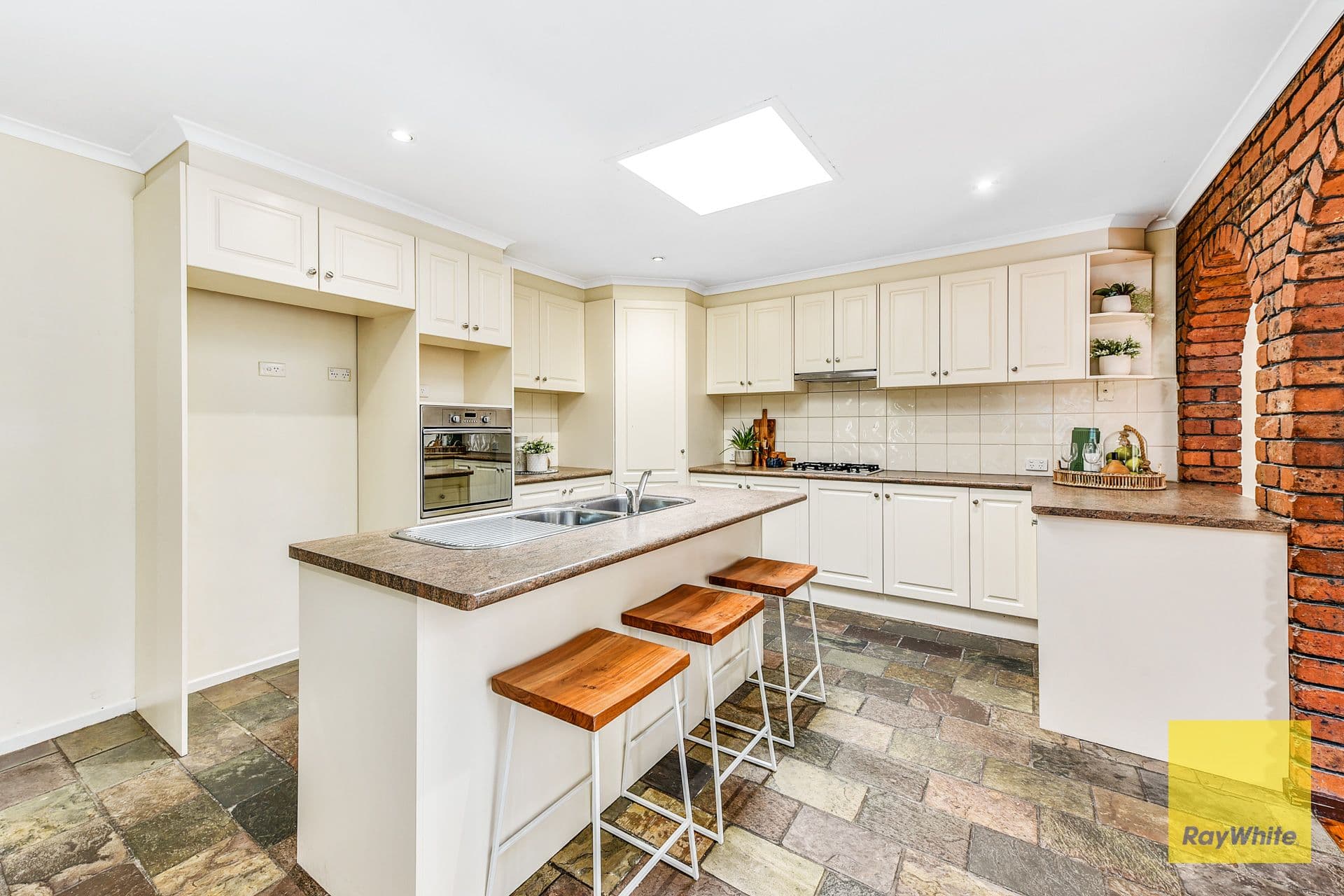 2 Roslyn Court, Dandenong North VIC 3175, Dandenong North - Thumbnail 4