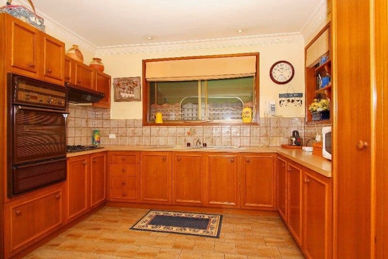 277 Rossmoyne Street, THORNBURY VIC 3071, Thornbury - Thumbnail 4