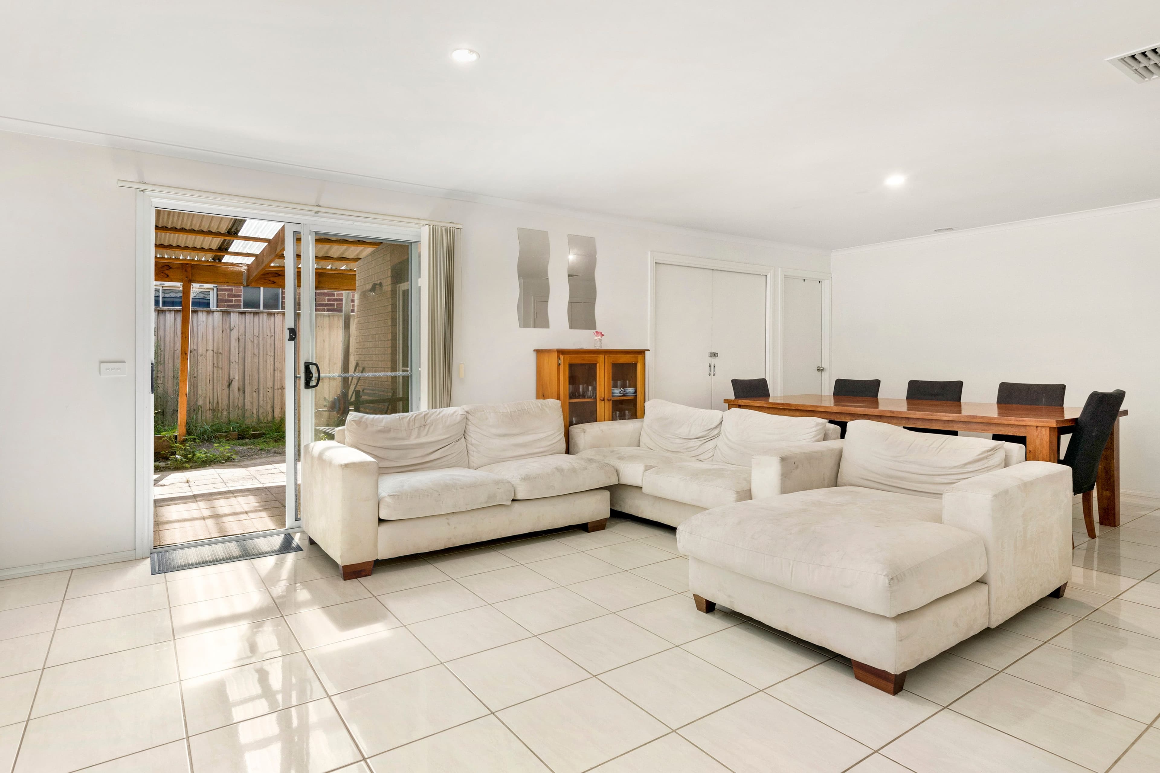 6 Honey Myrtle Way, Cranbourne VIC 3977, Cranbourne - Thumbnail 2