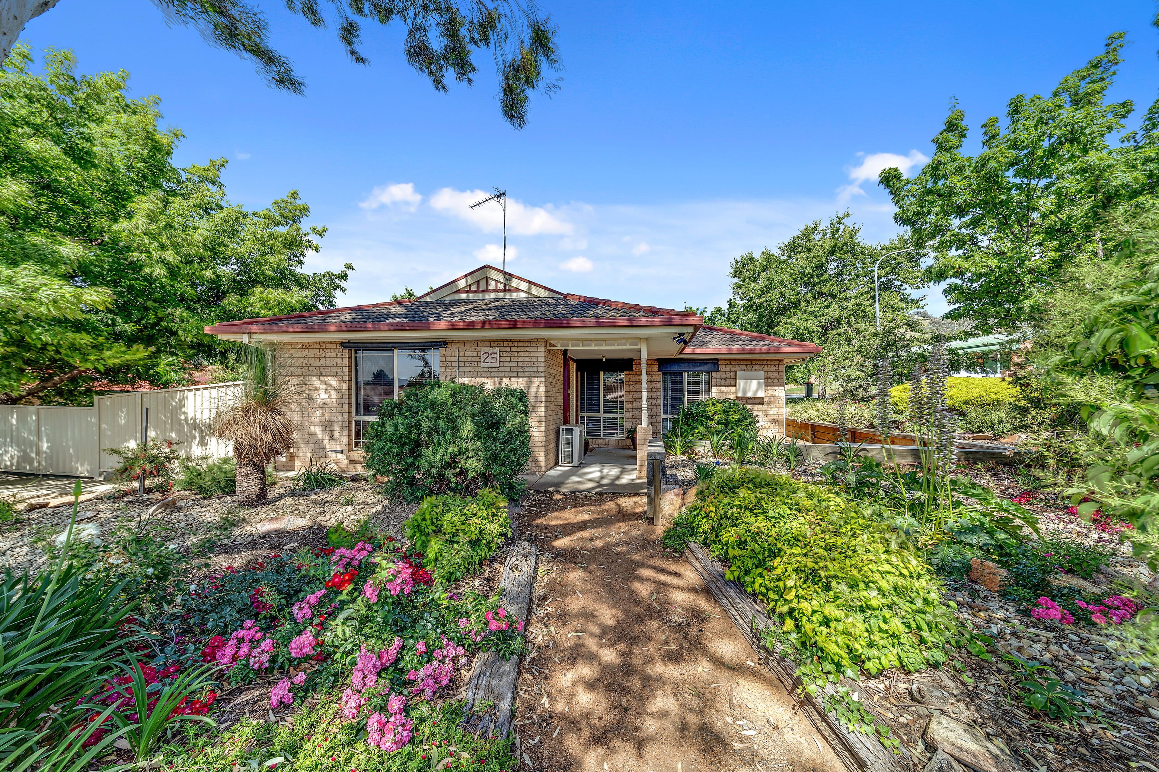 25 Notting Court, Banks ACT 2906, Banks - Image 1