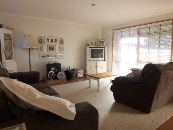 37 Lexton Drive, LANGWARRIN VIC 3910, Langwarrin - Thumbnail 2
