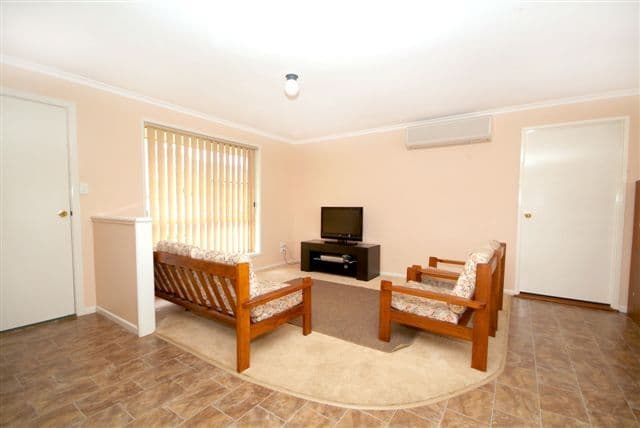 8  Beechcraft Court, WILSONTON QLD 4350, Wilsonton - Thumbnail 4