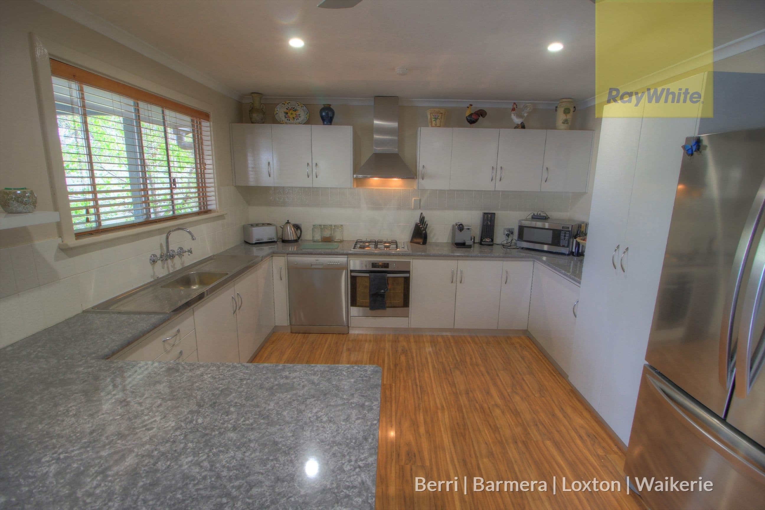 3 Eringa Avenue, Loxton SA 5333, Loxton - Thumbnail 3