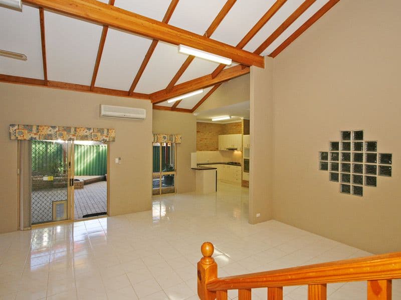 12 Lorikeet Heights, BALLAJURA WA 6066, Ballajura - Thumbnail 3