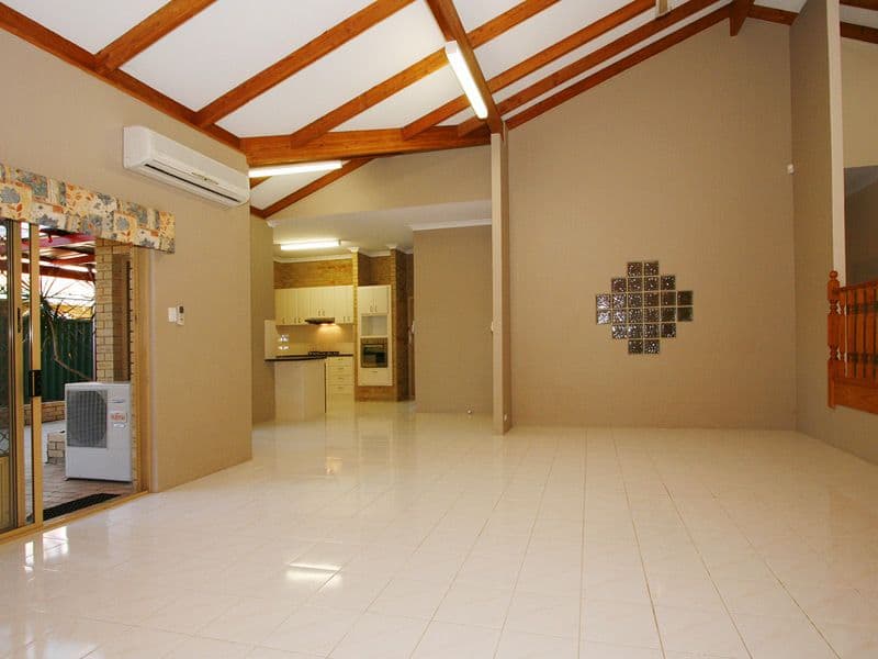 12 Lorikeet Heights, BALLAJURA WA 6066, Ballajura - Thumbnail 4