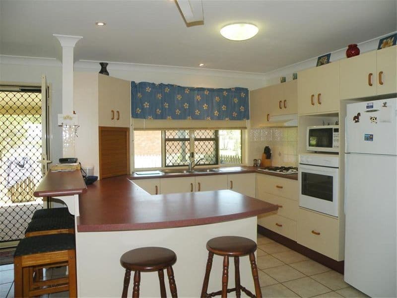 27 Pinnacle Street, CAUSEWAY LAKE QLD 4703, Causeway Lake - Thumbnail 5