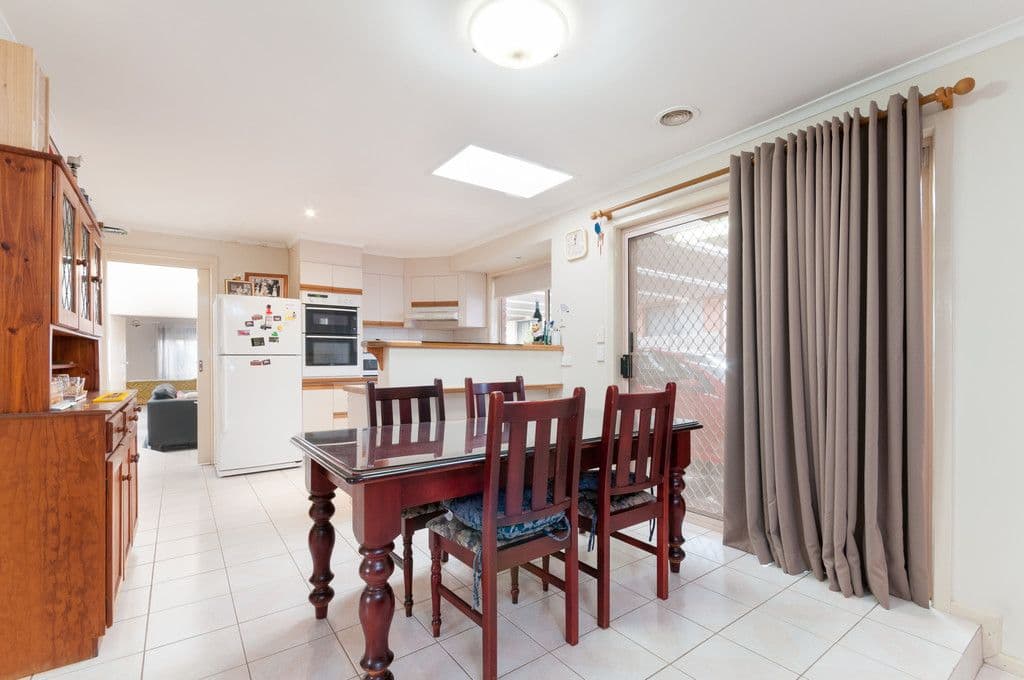 129 Moonstone Circuit, St Albans VIC 3021, St Albans - Thumbnail 3