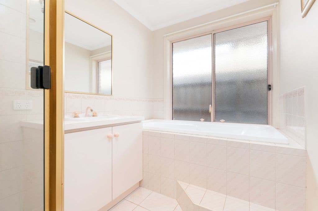 129 Moonstone Circuit, St Albans VIC 3021, St Albans - Thumbnail 6