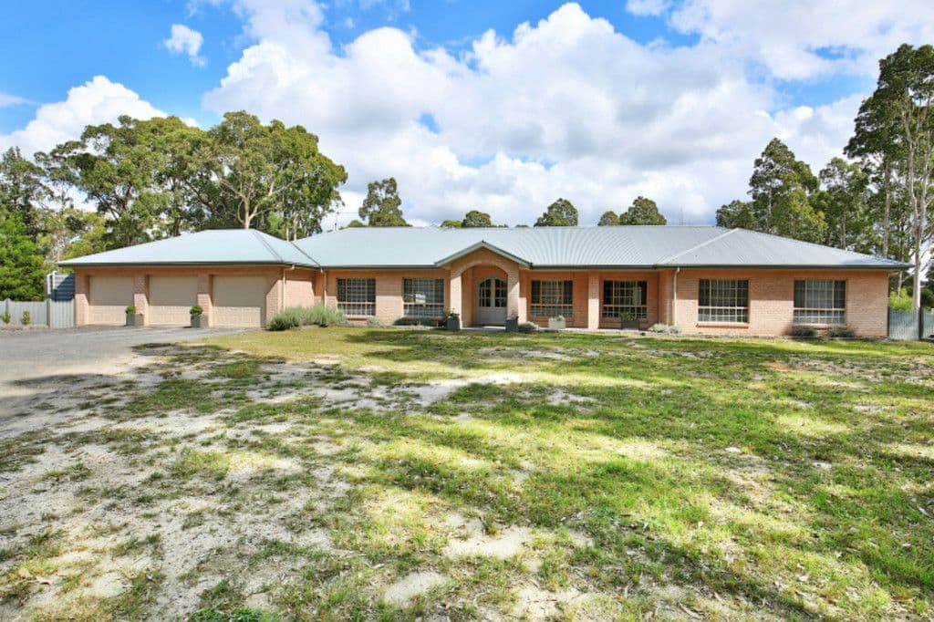 24 Hart Road, Falls Creek - Thumbnail 2