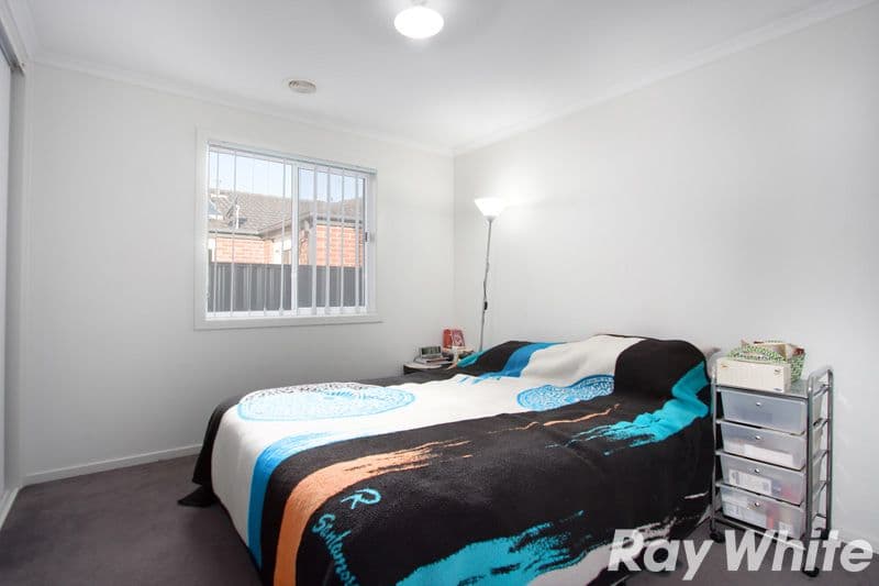 19 Orchard Valley Avenue, PAKENHAM VIC 3810, Pakenham - Thumbnail 7