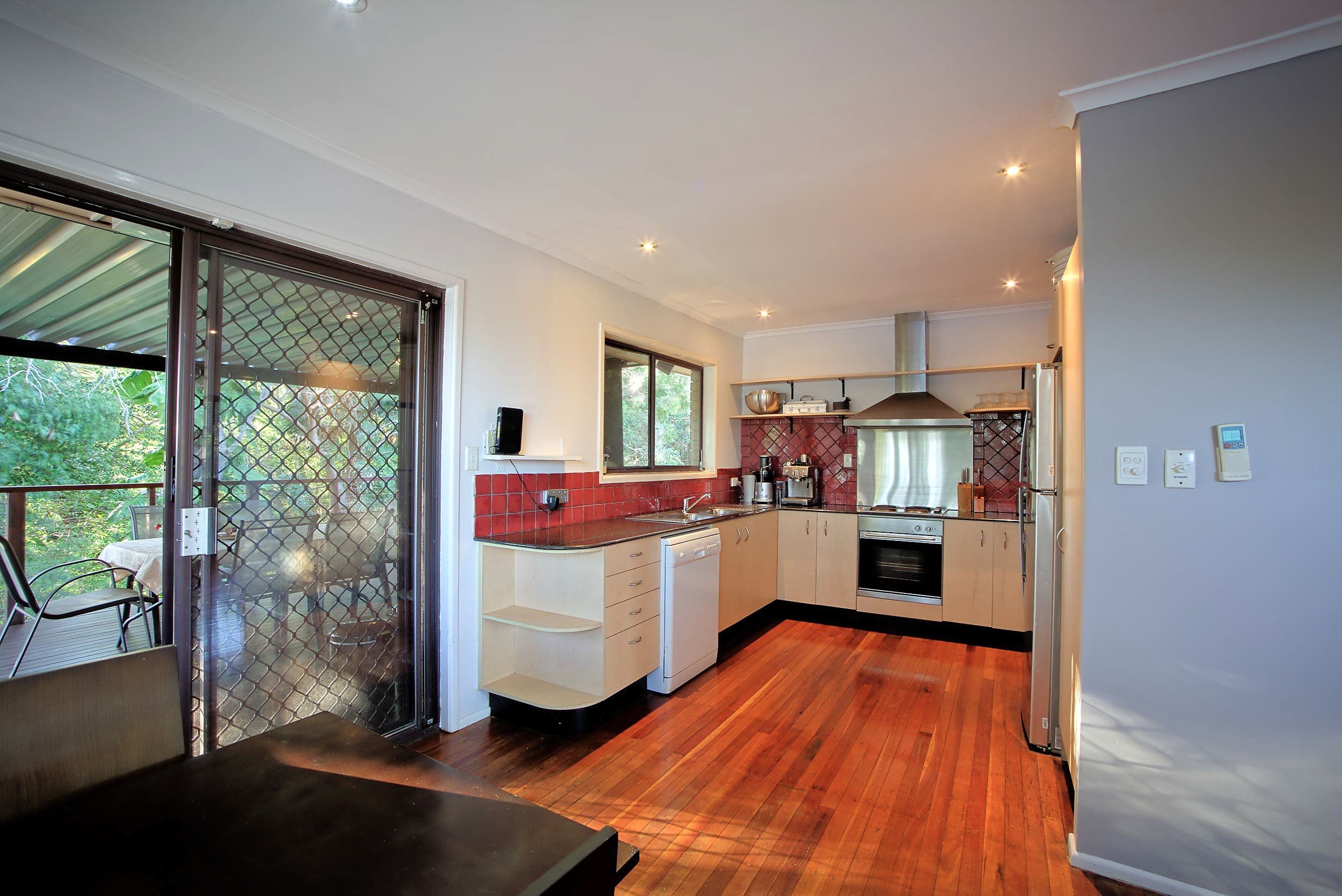 27 Arafura Street, Upper Mount Gravatt QLD 4122, Upper Mount Gravatt - Thumbnail 3