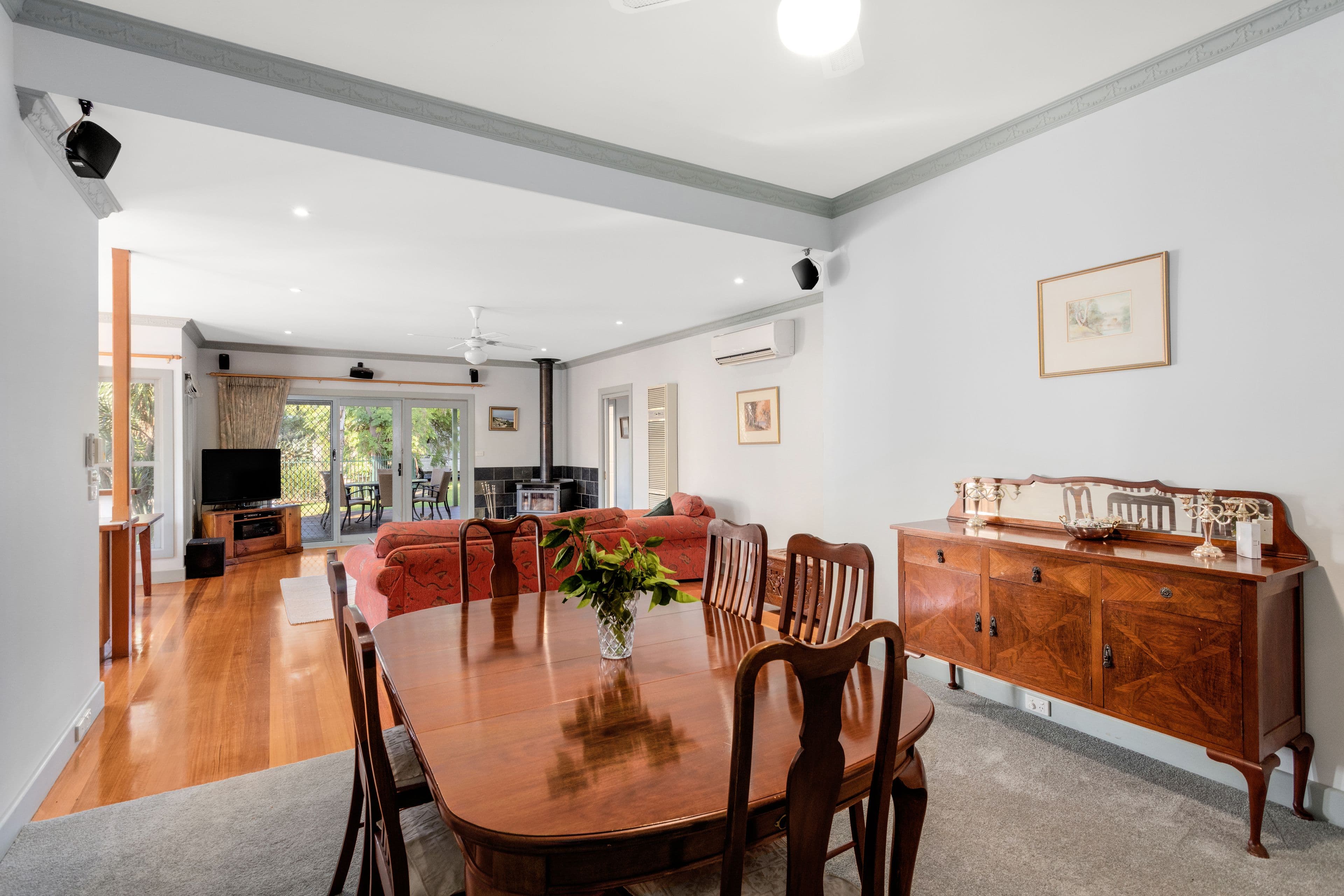 2 Calembeena Avenue, Hughesdale VIC 3166, Hughesdale - Thumbnail 4