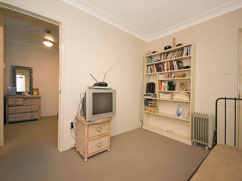 30 Villa Street, ANNERLEY QLD 4103, Annerley - Thumbnail 2