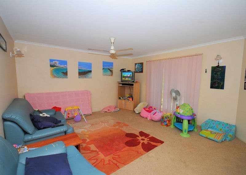 24 Wattlebird Lane, ELI WATERS QLD 4655, Eli Waters - Thumbnail 4