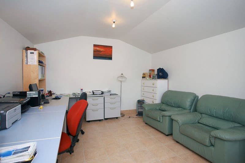 26 Lawson Way, ENDEAVOUR HILLS VIC 3802, Endeavour Hills - Thumbnail 6