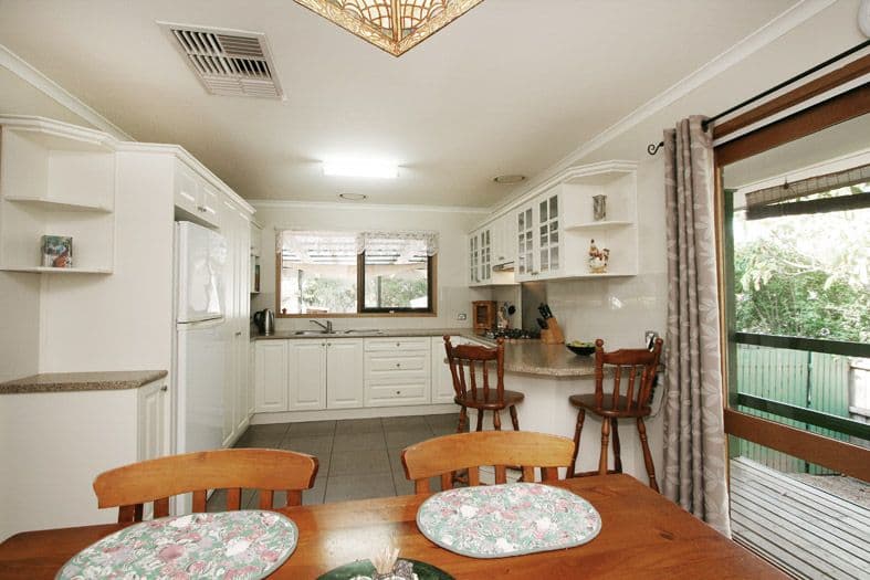34 Churchill Drive, MOOROOLBARK VIC 3138, Mooroolbark - Thumbnail 3